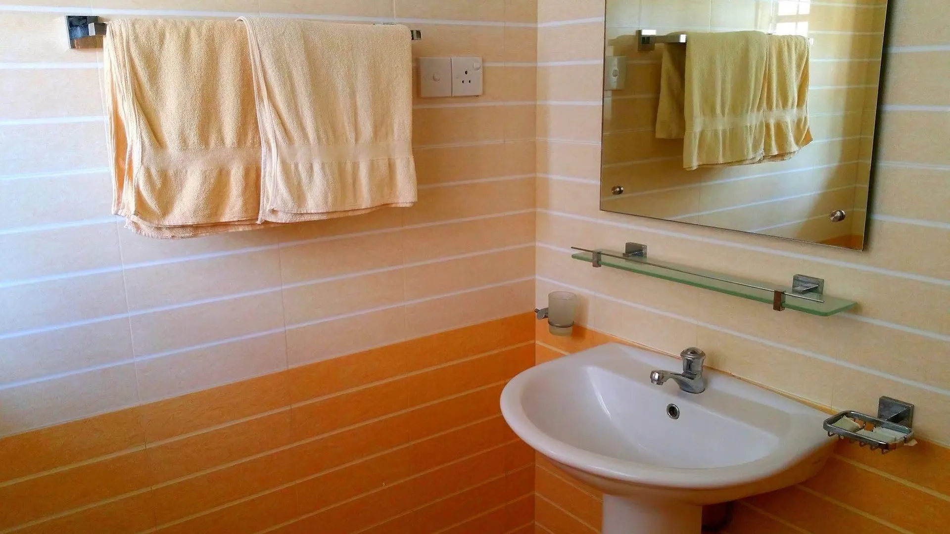 Guest house Holiday Fashion Inn Negombo