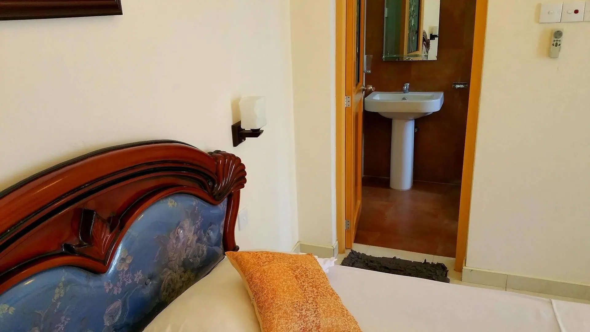 ** Guest house Holiday Fashion Inn Negombo Sri Lanka
